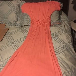 Francesca's Collections Dresses - Peach maxi size M NWOT short sleeve. Francesca's Collections Dresses - Peach maxi size M NWOT short sleeve.
